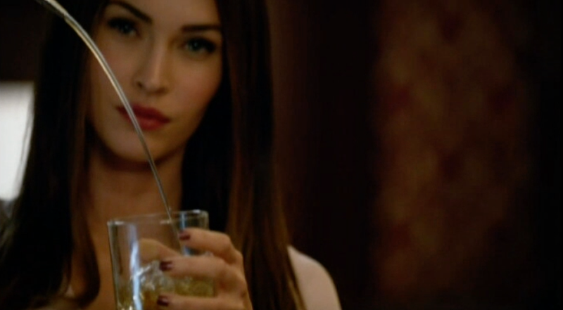 Illustration for article titled Megan Fox moves in to the loft already speaking New Girl’s language